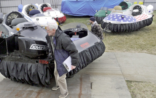 2010 Indian Premier 
										League Cricket Final grand closing ceremony hovercraft